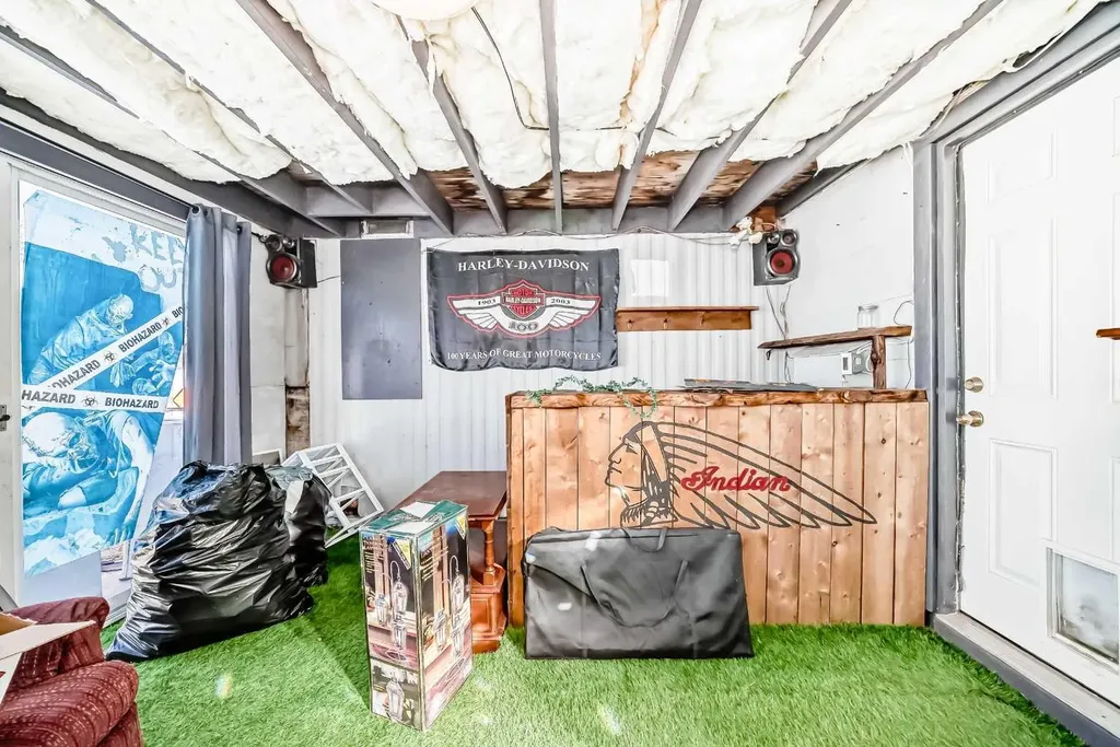 6724 17 Avenue SE Calgary AB T2A 0W5