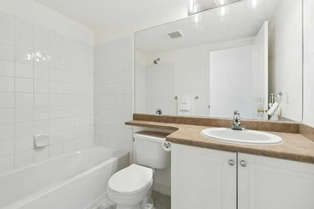 6102 Valleyview Park SE Calgary AB T2B 3R6