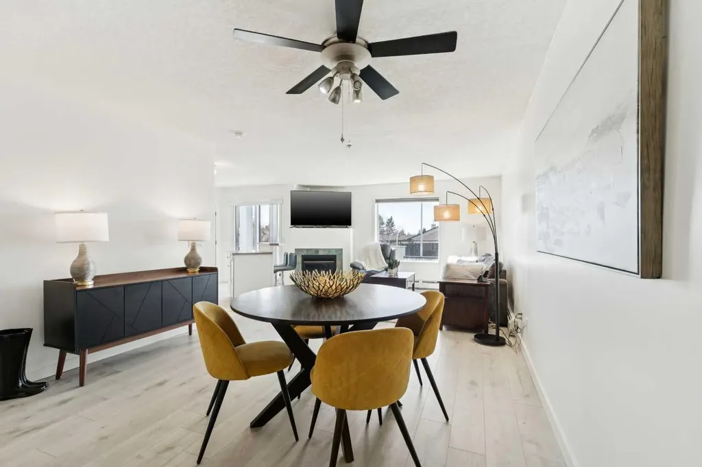 6102 Valleyview Park SE Calgary AB T2B 3R6