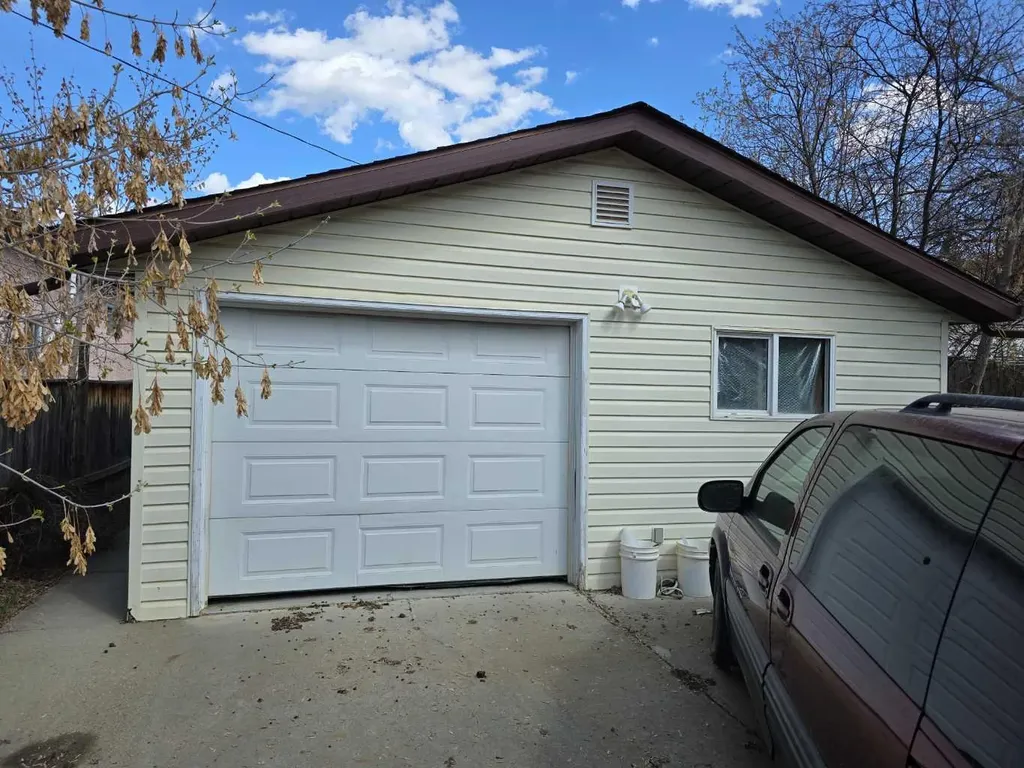 10714 101 Street Peace River AB T8S 1L1