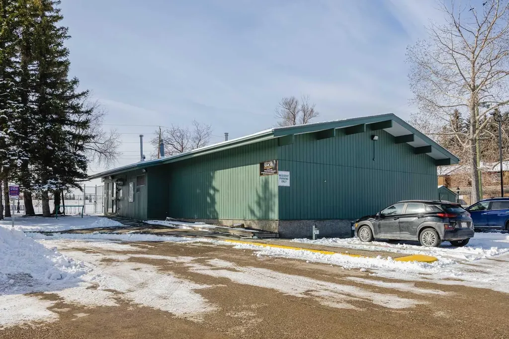 315 Southampton Drive SW Calgary AB T2W 2T6