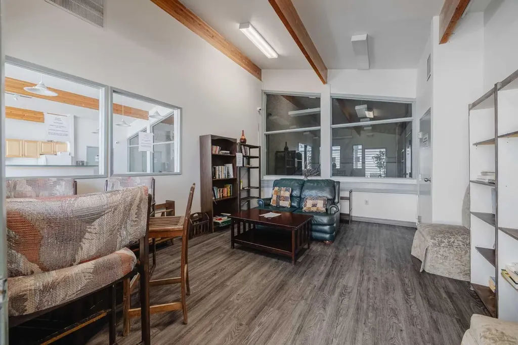315 Southampton Drive SW Calgary AB T2W 2T6