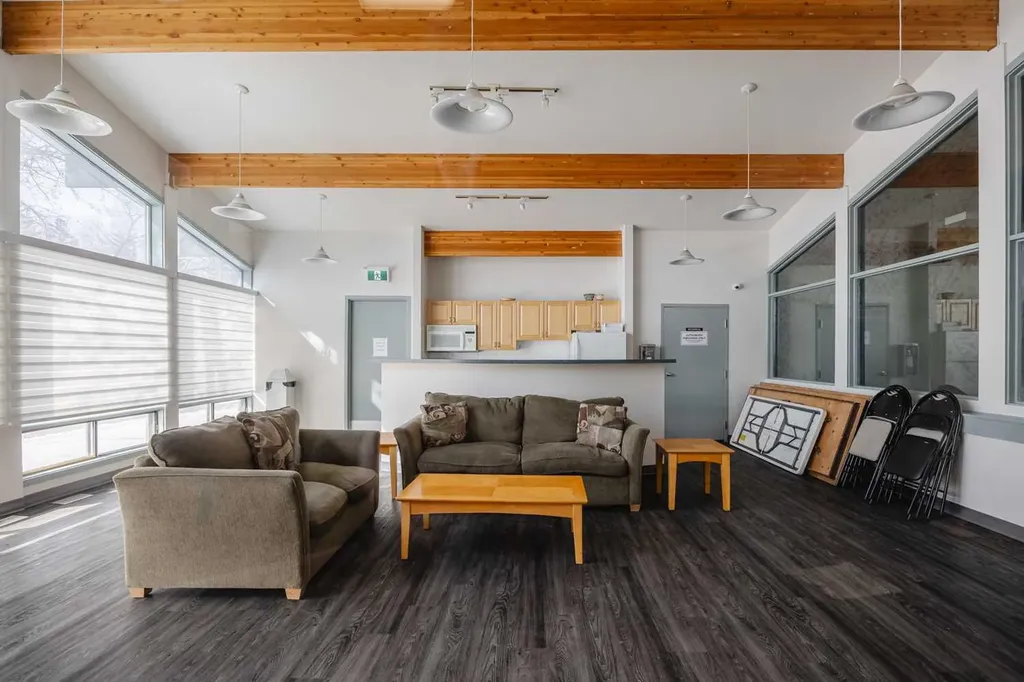 315 Southampton Drive SW Calgary AB T2W 2T6