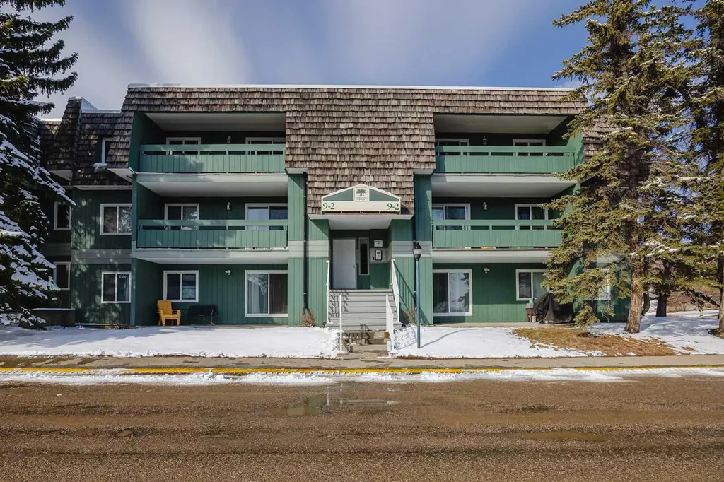 315 Southampton Drive SW Calgary AB T2W 2T6