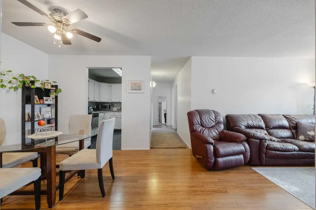 315 Southampton Drive SW Calgary AB T2W 2T6