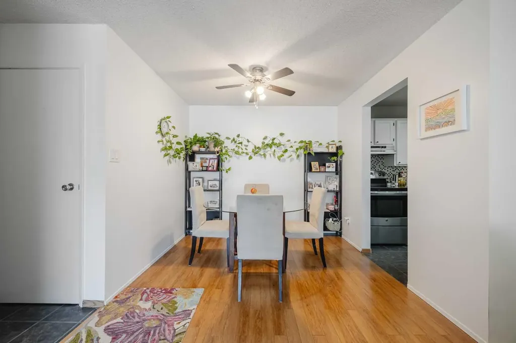 315 Southampton Drive SW Calgary AB T2W 2T6