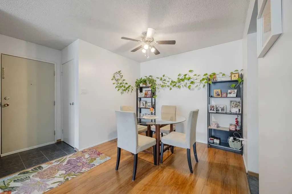 315 Southampton Drive SW Calgary AB T2W 2T6