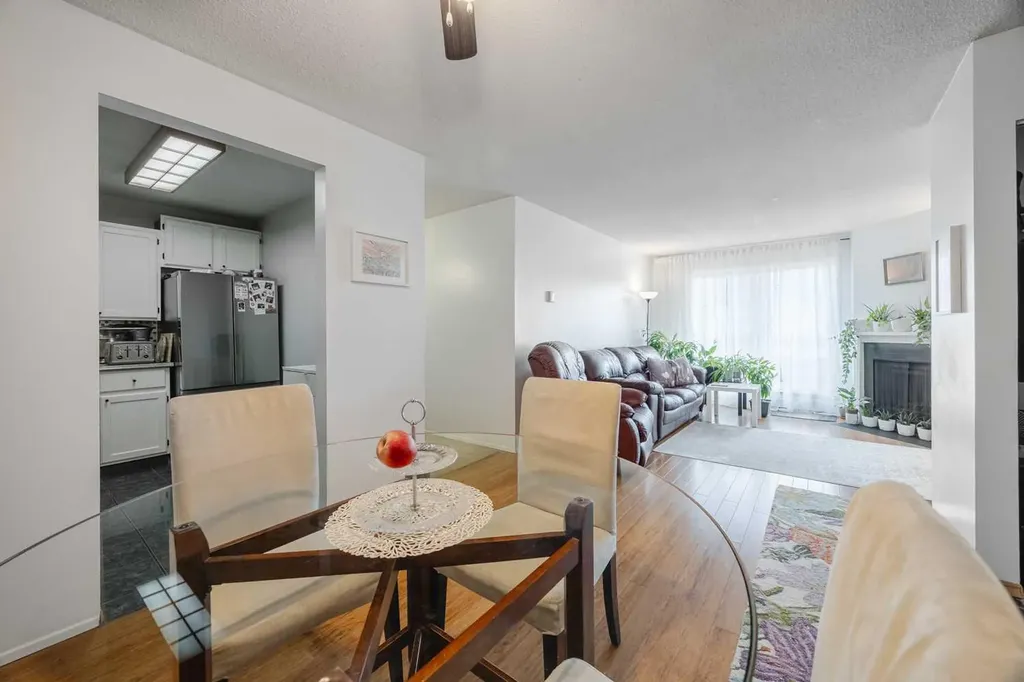 315 Southampton Drive SW Calgary AB T2W 2T6