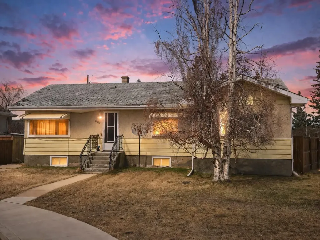 4612 50a Avenue Rocky Mountain House AB T4T1B9