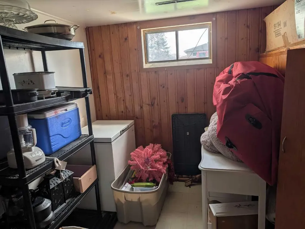 4612 50a Avenue Rocky Mountain House AB T4T1B9