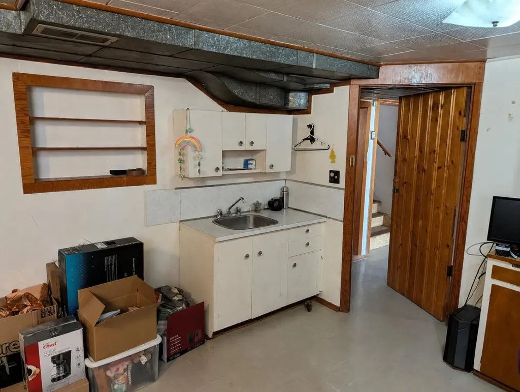 4612 50a Avenue Rocky Mountain House AB T4T1B9