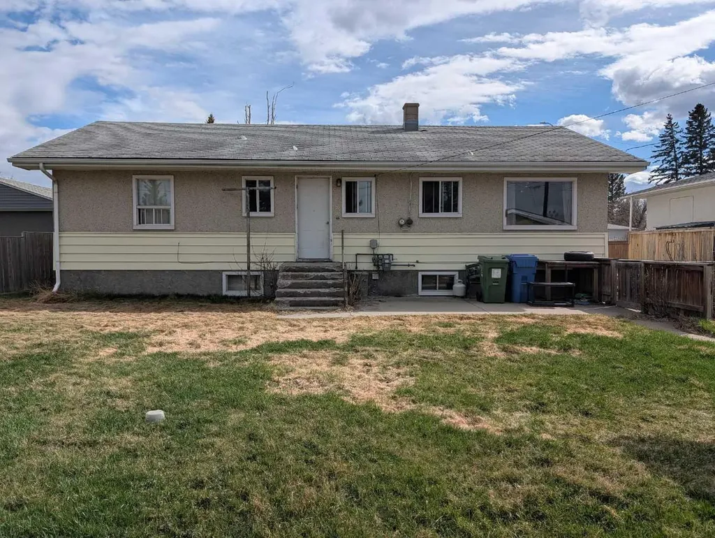 4612 50a Avenue Rocky Mountain House AB T4T1B9