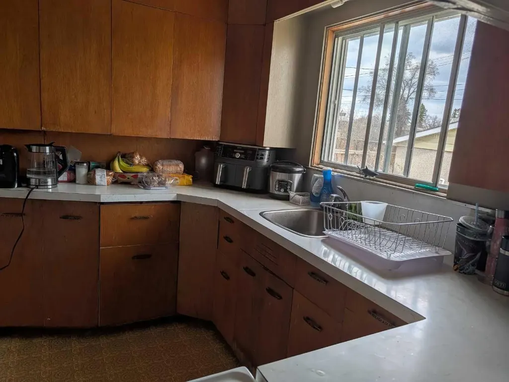 4612 50a Avenue Rocky Mountain House AB T4T1B9