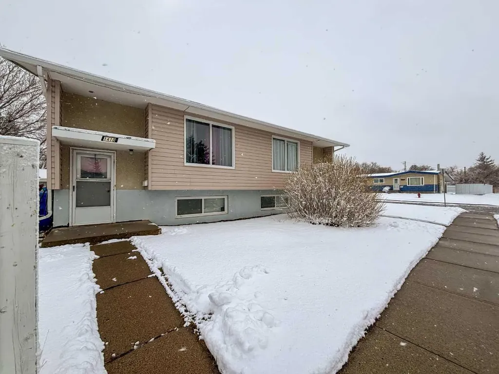 1408 & 1410 15 Avenue N Lethbridge AB T1H 1W1
