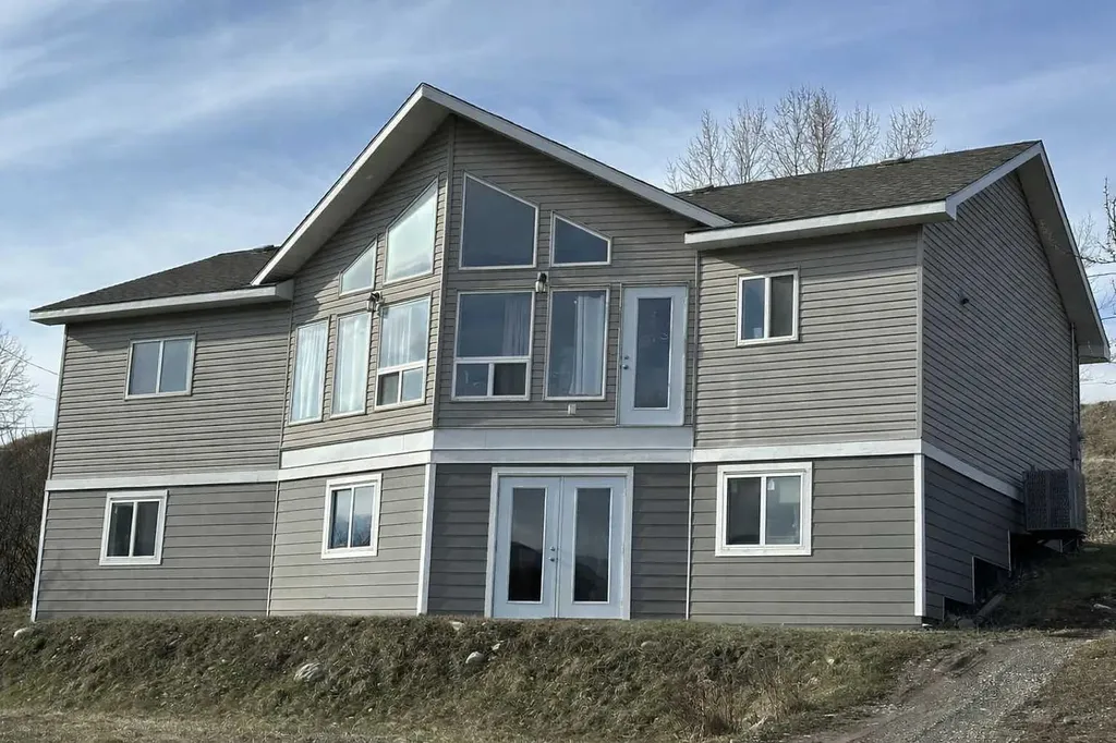 8526 16 Avenue Coleman AB T0K 0M0