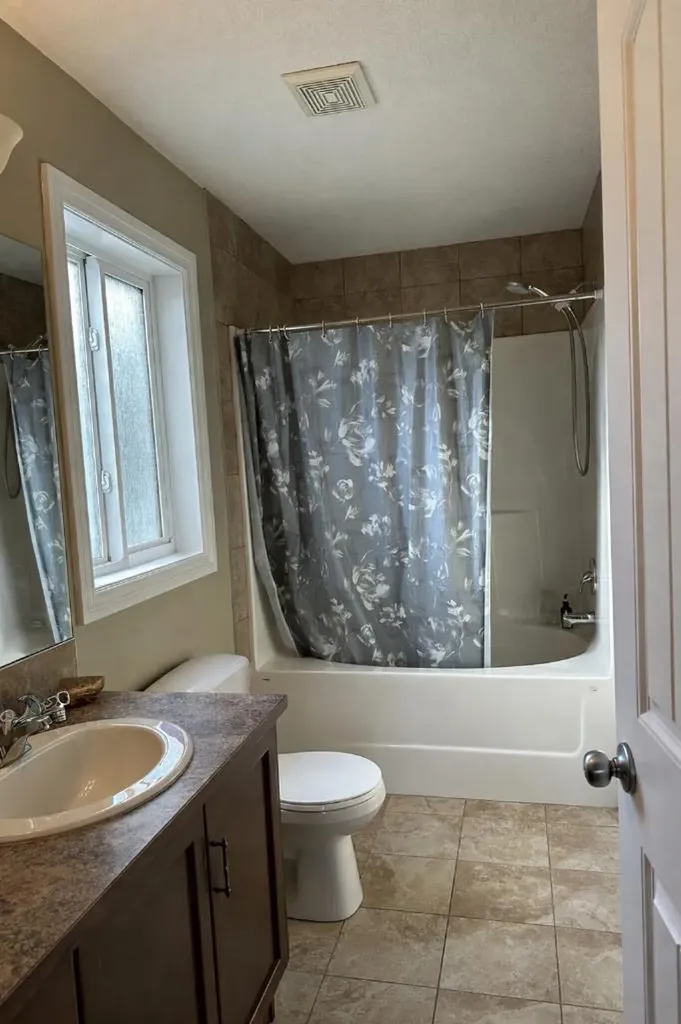 8526 16 Avenue Coleman AB T0K 0M0