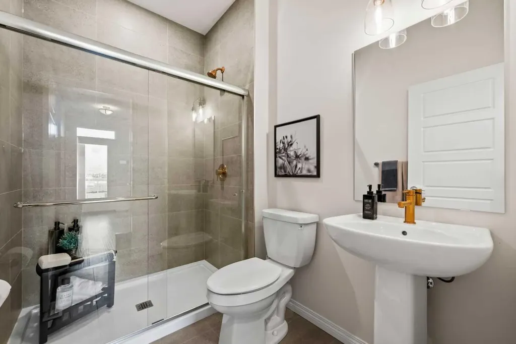 135 Huxland Road NE Calgary AB T2A 5Z9