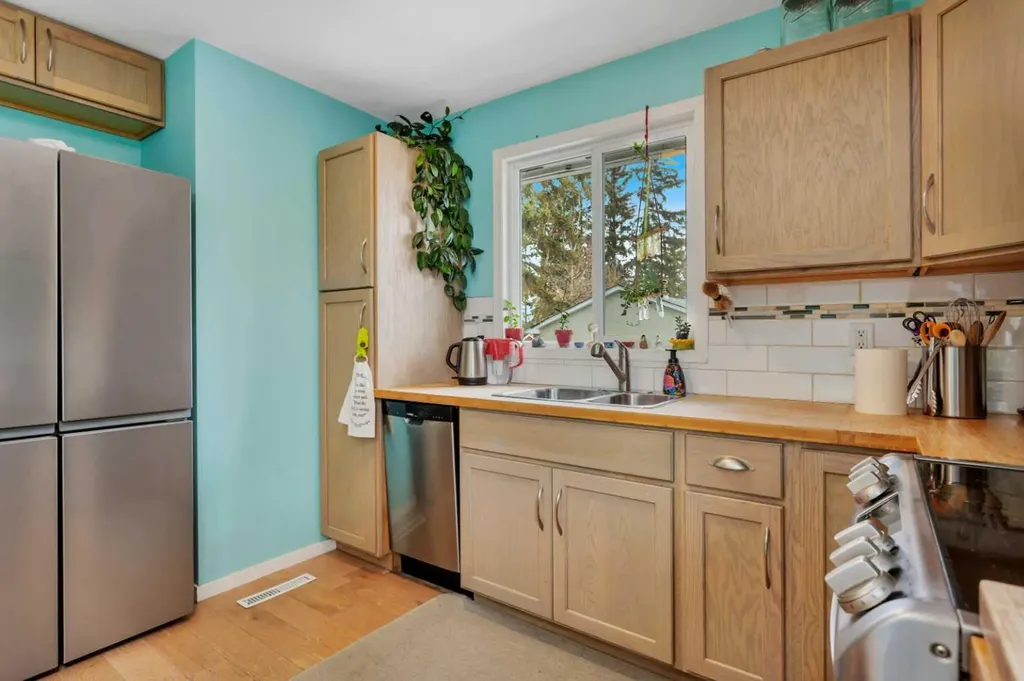 6749 59 Avenue Red Deer AB T4P 1B1