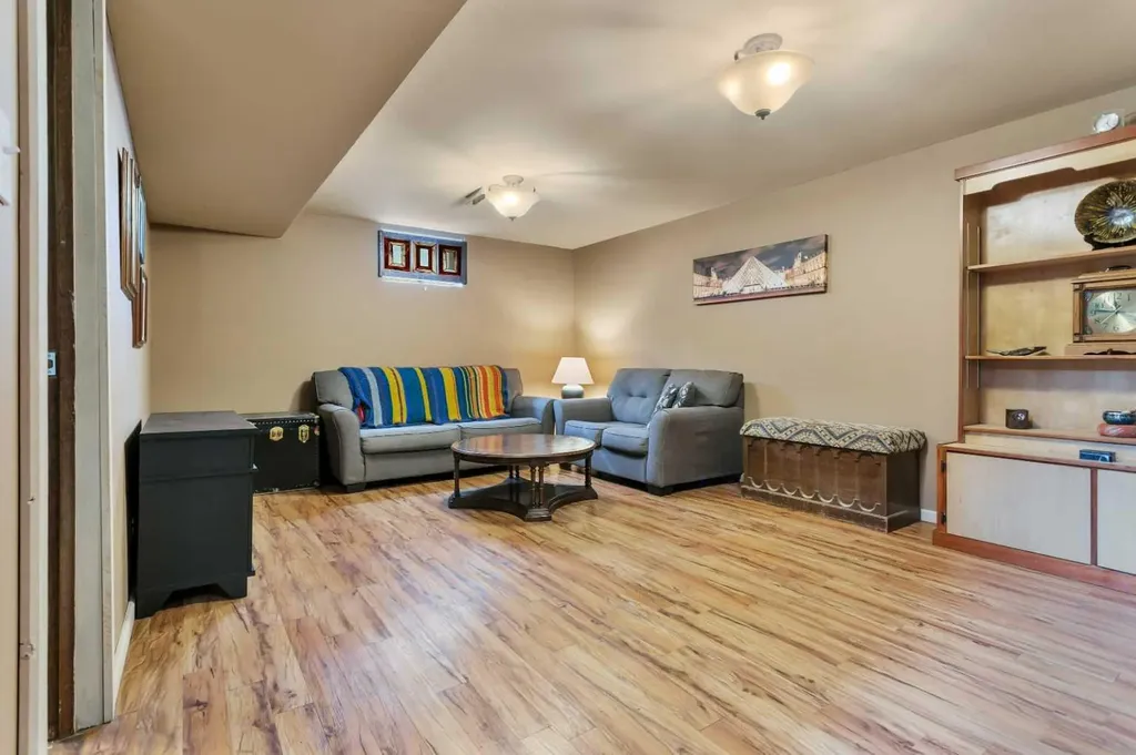 6749 59 Avenue Red Deer AB T4P 1B1