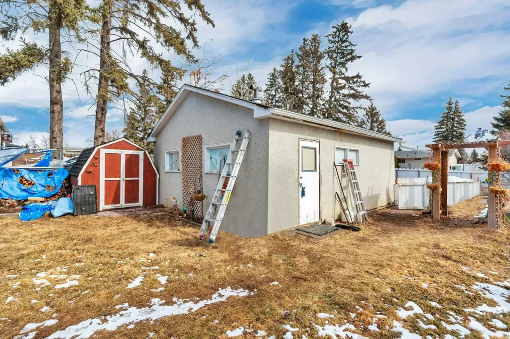 6749 59 Avenue Red Deer AB T4P 1B1