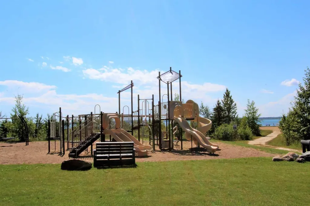200 Canal Street Rural Ponoka County AB T4L 2N3