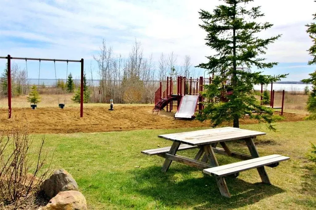 200 Canal Street Rural Ponoka County AB T4L 2N3