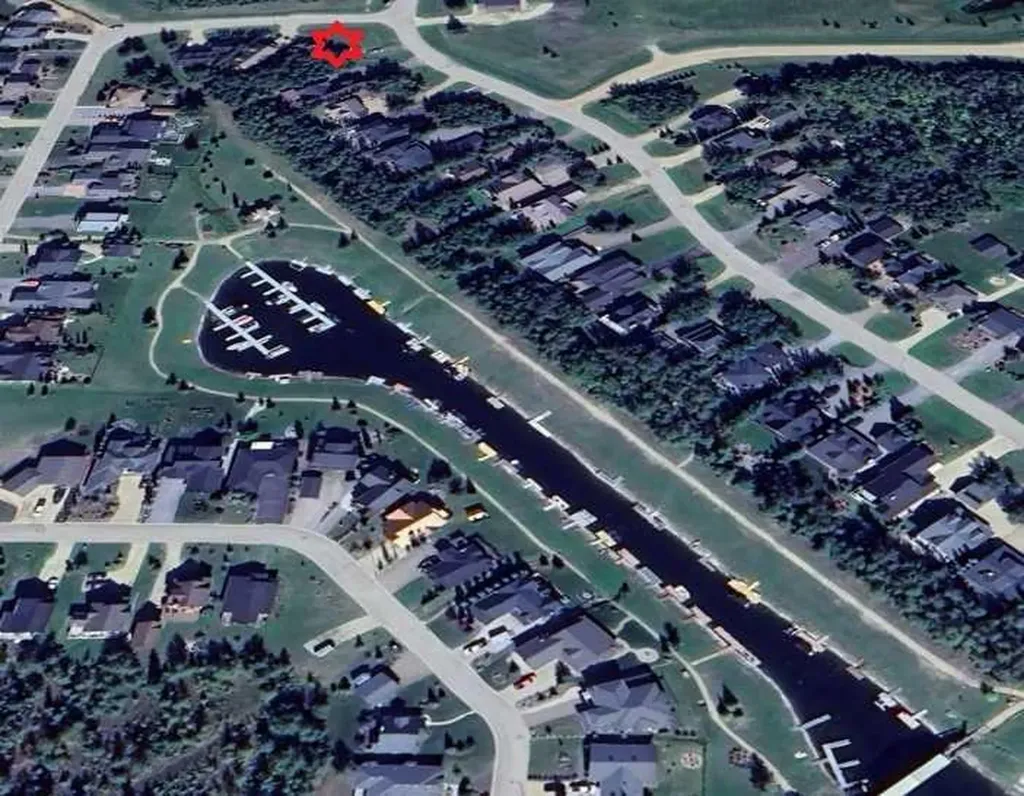 200 Canal Street Rural Ponoka County AB T4L 2N3