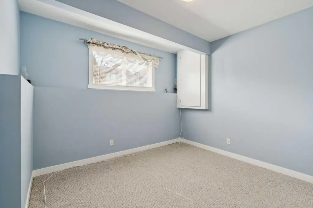 136 Luxstone Place SW Airdrie AB T4B 3C2