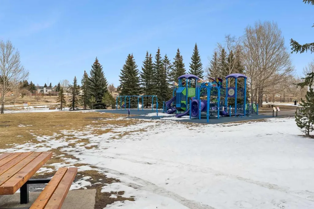 136 Luxstone Place SW Airdrie AB T4B 3C2