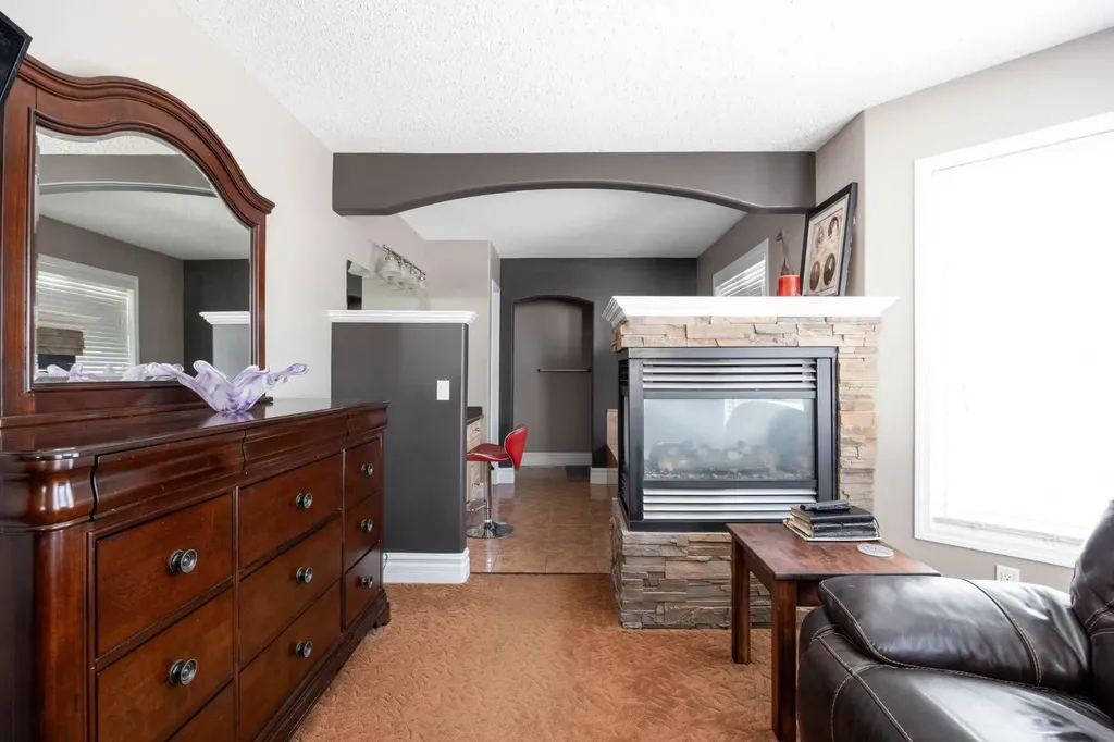 327 Williams Drive Fort Mcmurray AB T9K2A9