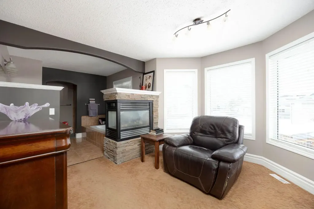 327 Williams Drive Fort Mcmurray AB T9K2A9