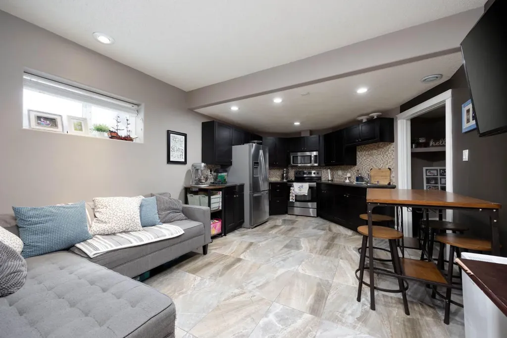 327 Williams Drive Fort Mcmurray AB T9K2A9
