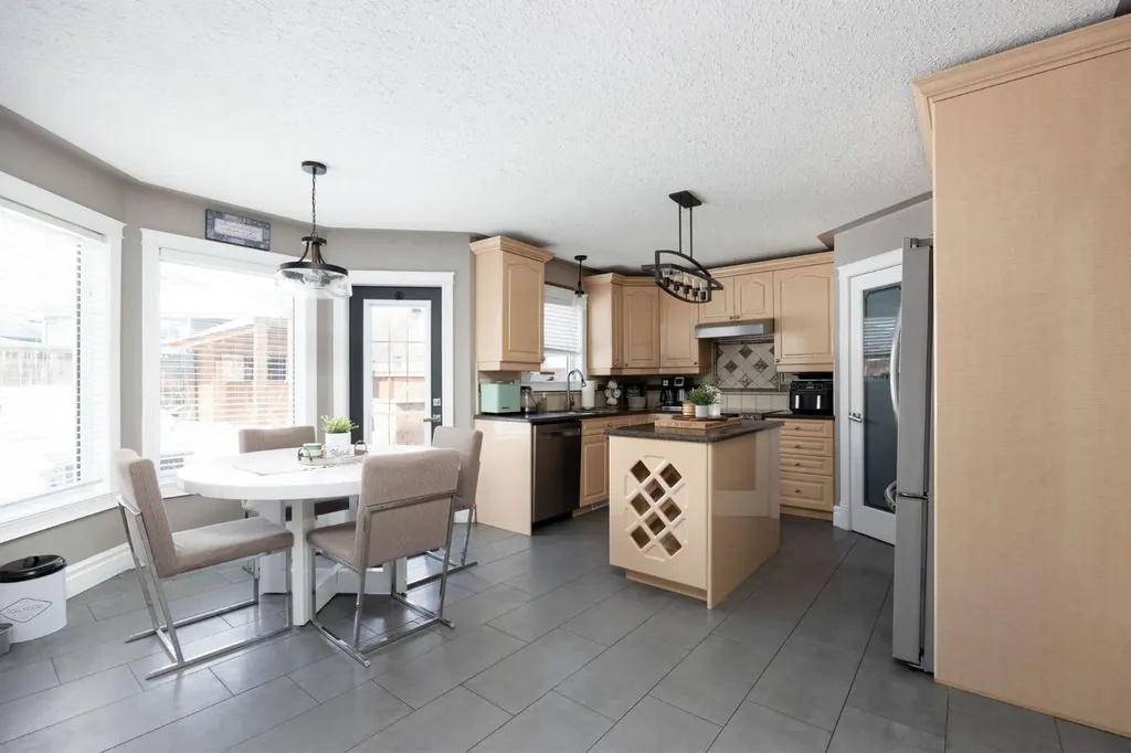 327 Williams Drive Fort Mcmurray AB T9K2A9