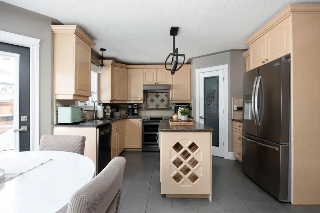 327 Williams Drive Fort Mcmurray AB T9K2A9