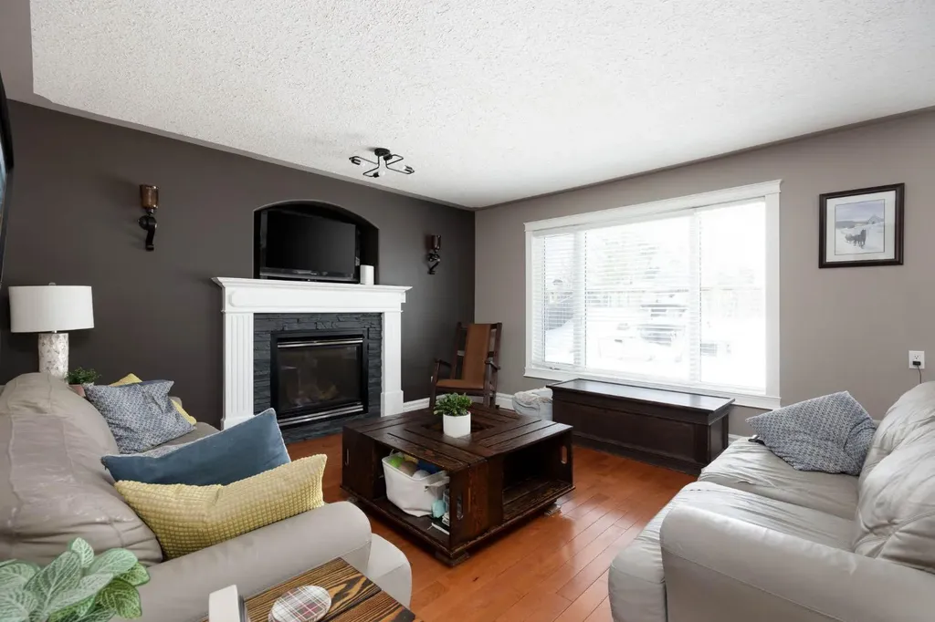 327 Williams Drive Fort Mcmurray AB T9K2A9
