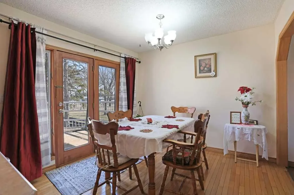 40 Charlesworth Crescent E Brooks AB T1R 0H3
