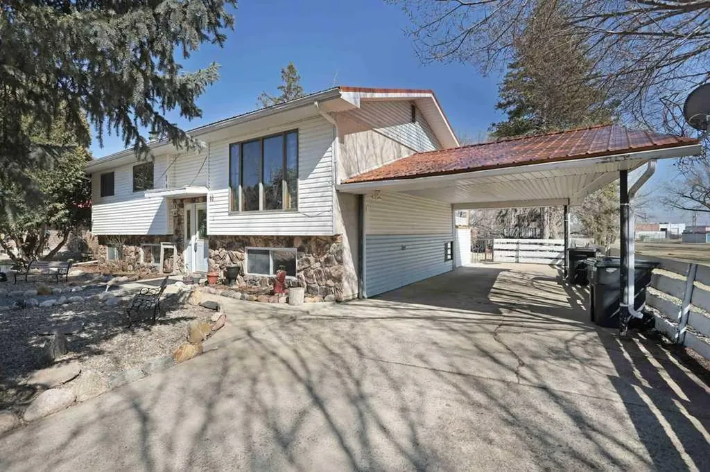 40 Charlesworth Crescent E Brooks AB T1R 0H3