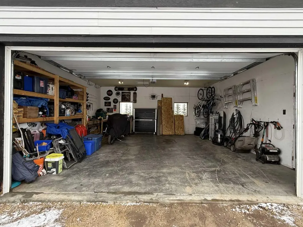 528 Highland Way Delia AB T0J 0W0