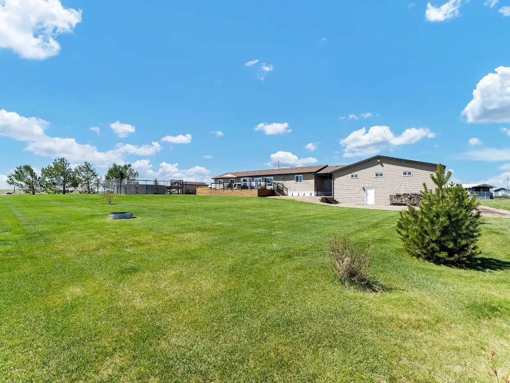 112004 Township Road 82a Rural Forty Mile No. 8 County Of AB T0K 0X0