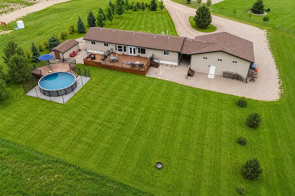 112004 Township Road 82a Rural Forty Mile No. 8 County Of AB T0K 0X0