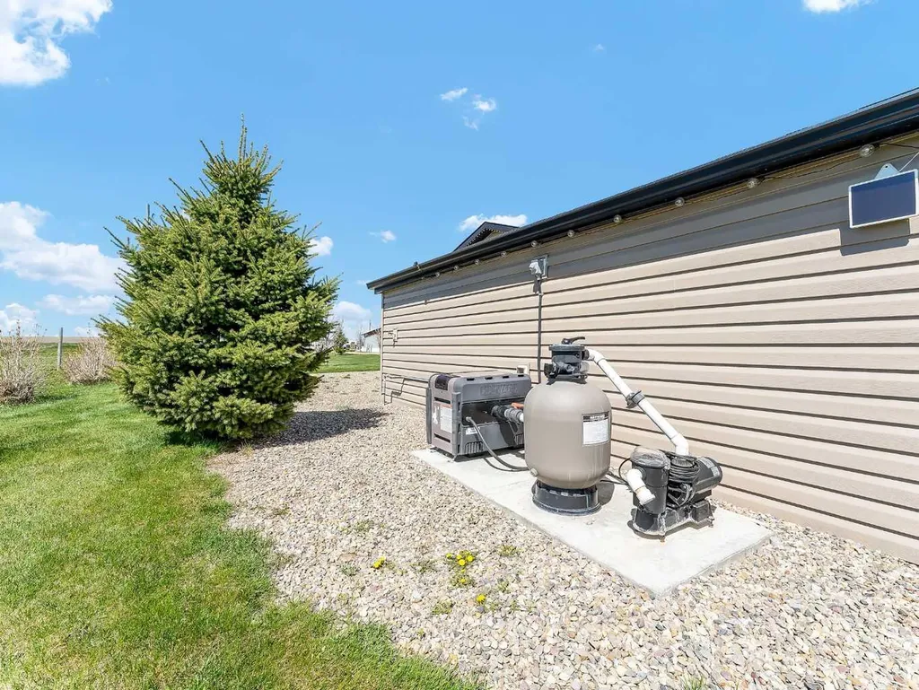 112004 Township Road 82a Rural Forty Mile No. 8 County Of AB T0K 0X0