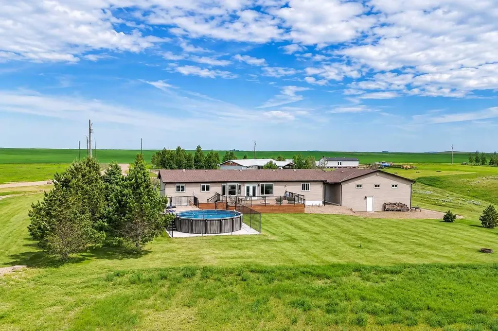 112004 Township Road 82a Rural Forty Mile No. 8 County Of AB T0K 0X0