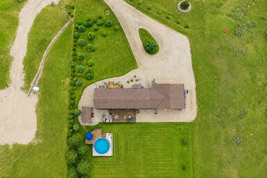 112004 Township Road 82a Rural Forty Mile No. 8 County Of AB T0K 0X0