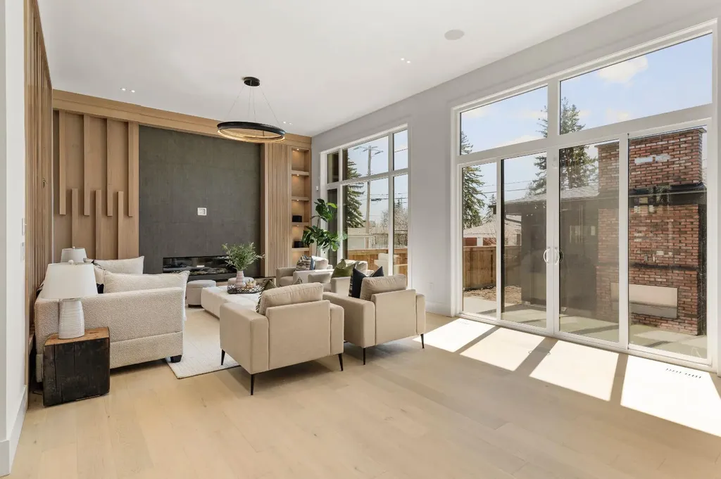 2613 6 Avenue NW Calgary AB T2N 0X8