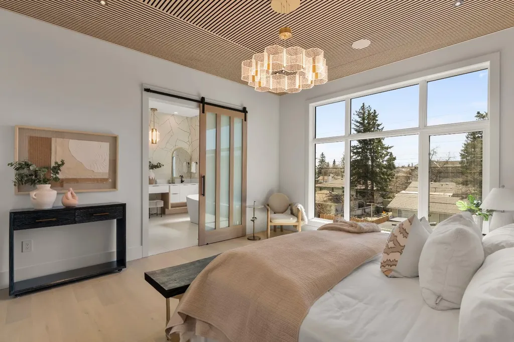 2613 6 Avenue NW Calgary AB T2N 0X8