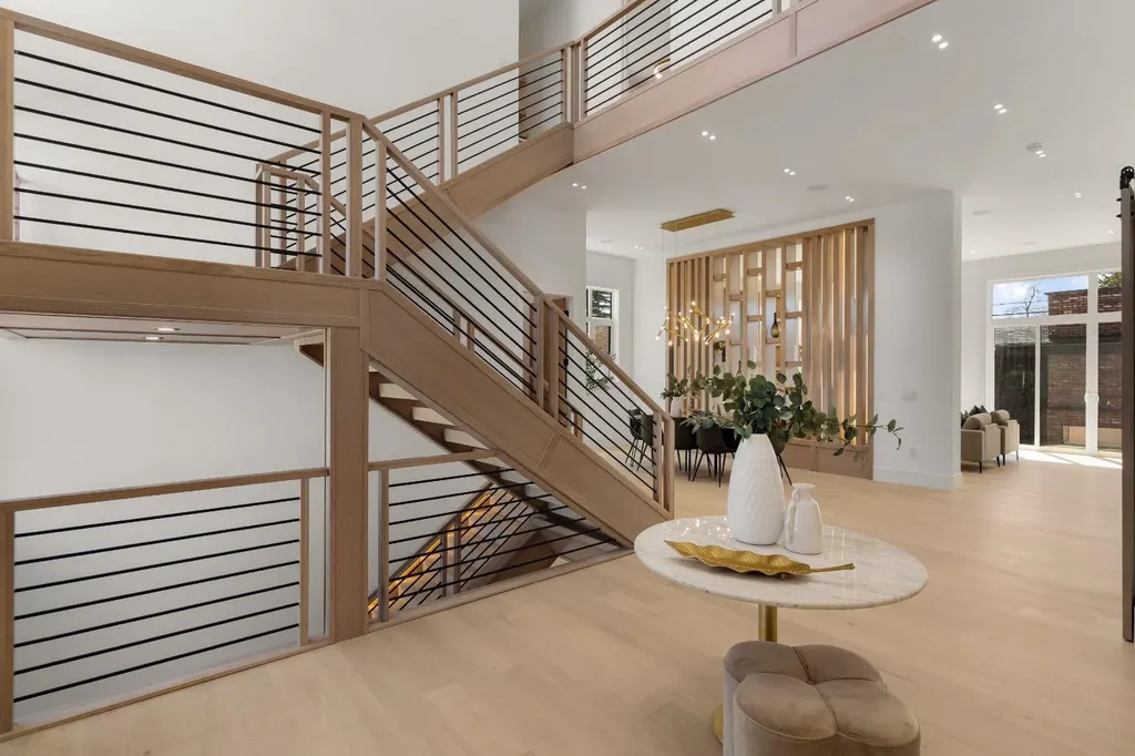 2613 6 Avenue NW Calgary AB T2N 0X8