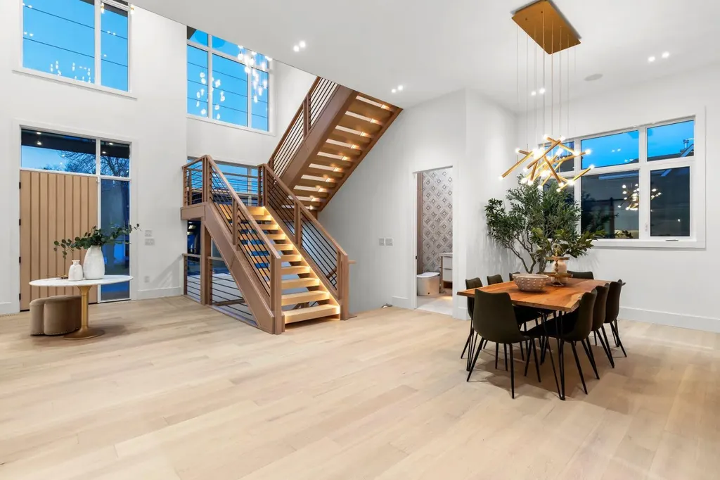 2613 6 Avenue NW Calgary AB T2N 0X8
