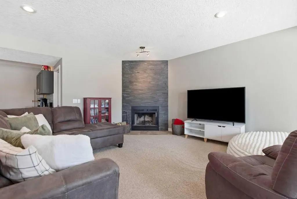 48 Silvertip Drive Rural Foothills County AB T1V 1Z2