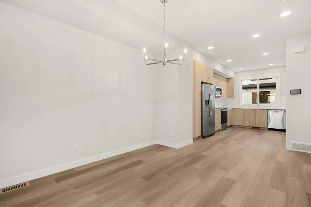 285 Chelsea Court Chestermere AB T1X 2W7