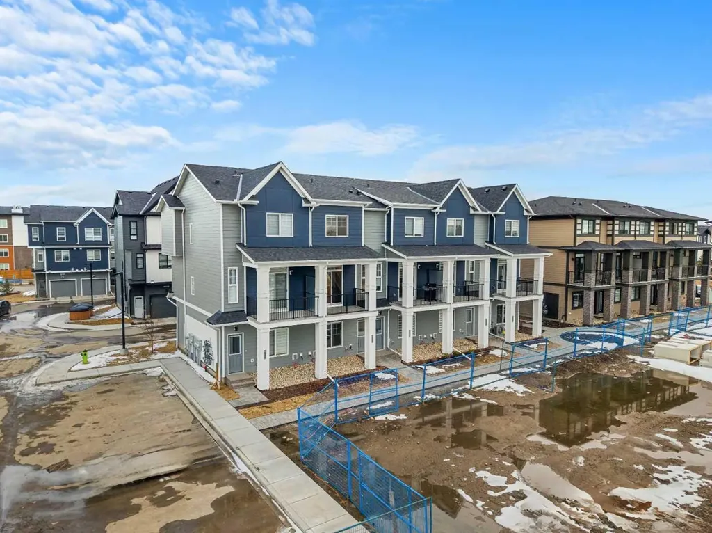 285 Chelsea Court Chestermere AB T1X 2W7